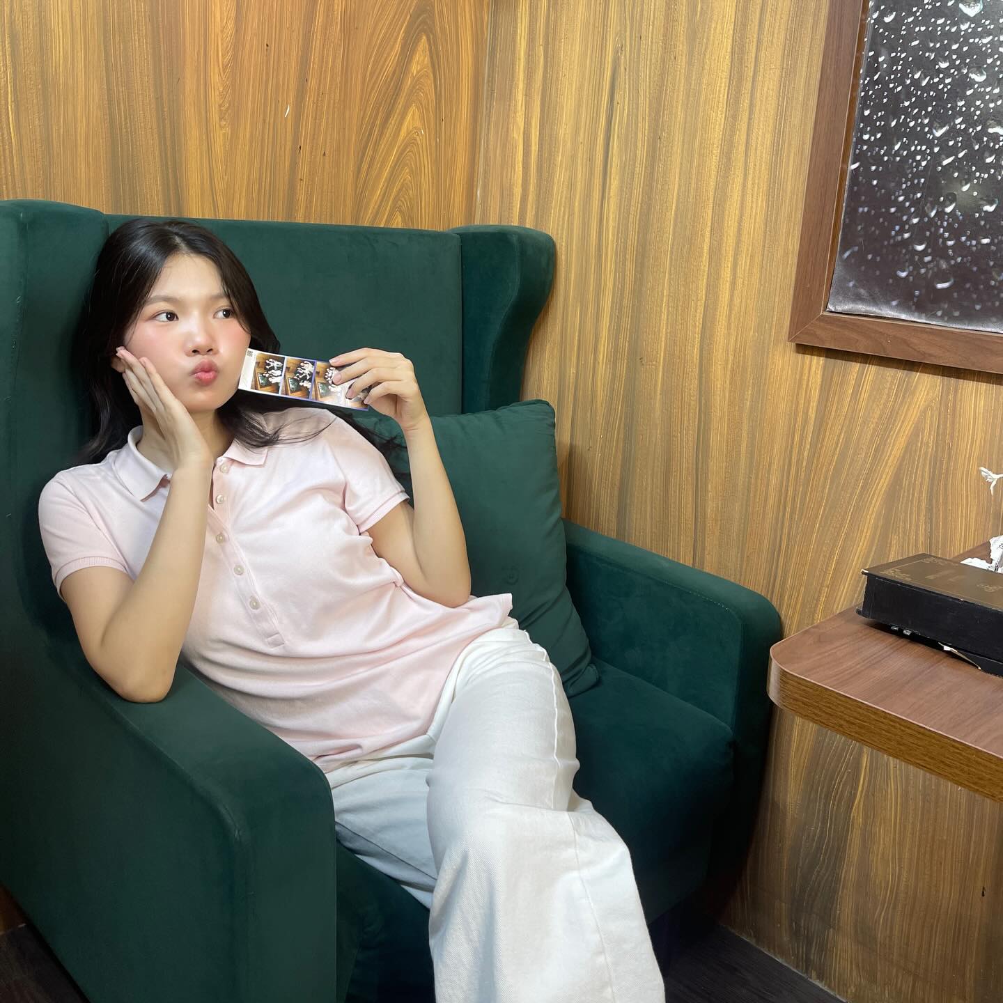 Ảnh tốt nghiệp của Phạm Như Quỳnh